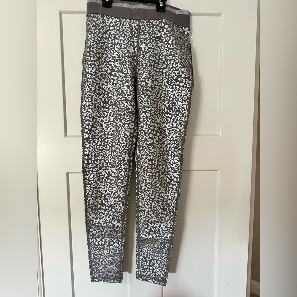 NWT silver/grey leggings, size M